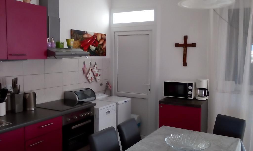 Apartment Masa Pirovac Εξωτερικό φωτογραφία